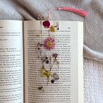 Книгоразделител с истински, сушени цветя, Ive Penkova Книгоразделител с истински, сушени цветя, Ive Penkova